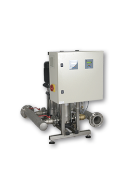 Eine industrielle Maschinenanlage mit Steuerungseinheit und verchromten Rohren.